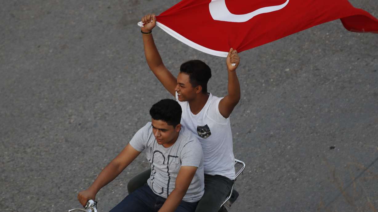 Turkey: Patriotic sentiment on display amid Syria operation