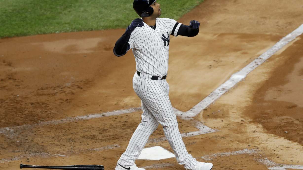 LeMahieu, Hicks lift Yanks over Astros, close to 3-2 in ALCS