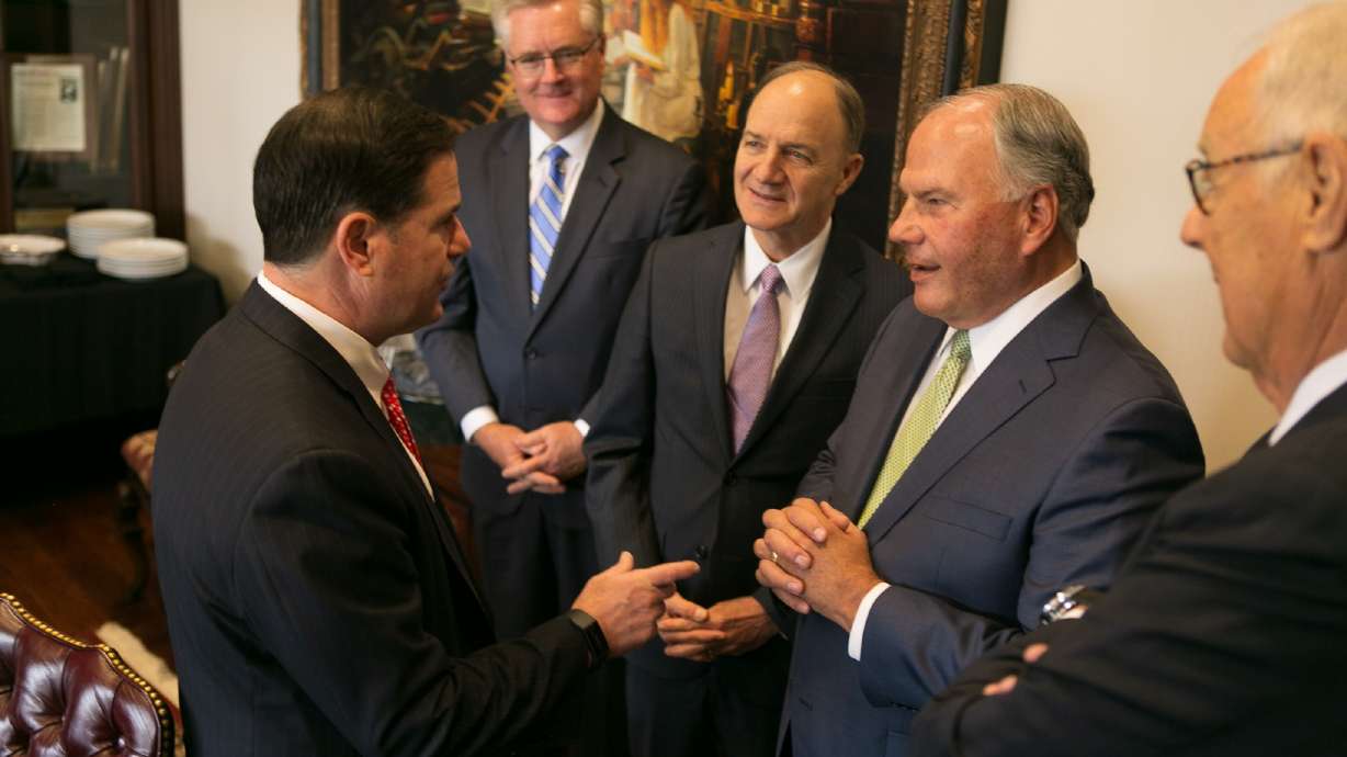 Latter-day Saint leaders lend support in humanitarian effort in Arizona, Texas