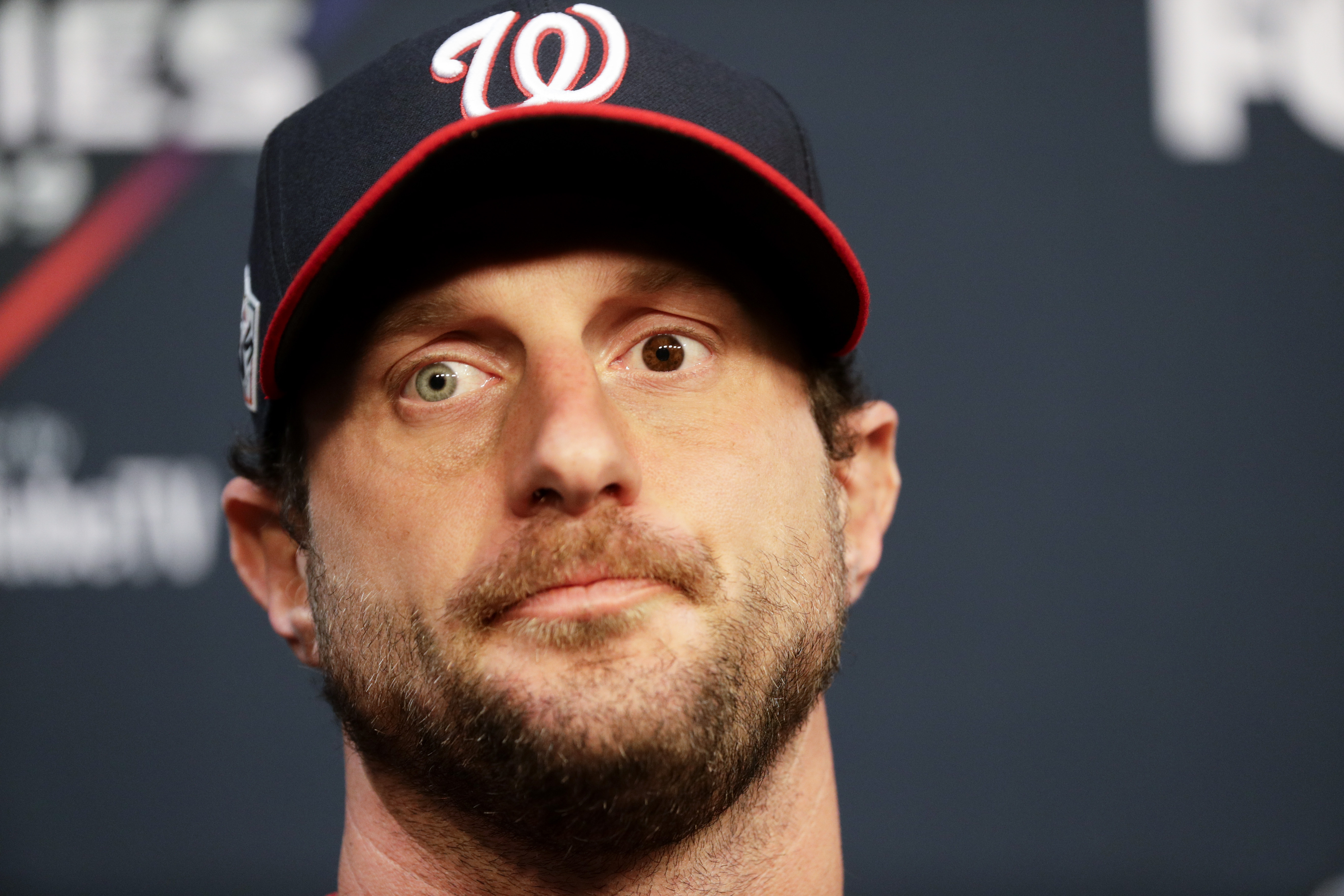 The eyes have it: Scherzer embraces 2 different eye colors