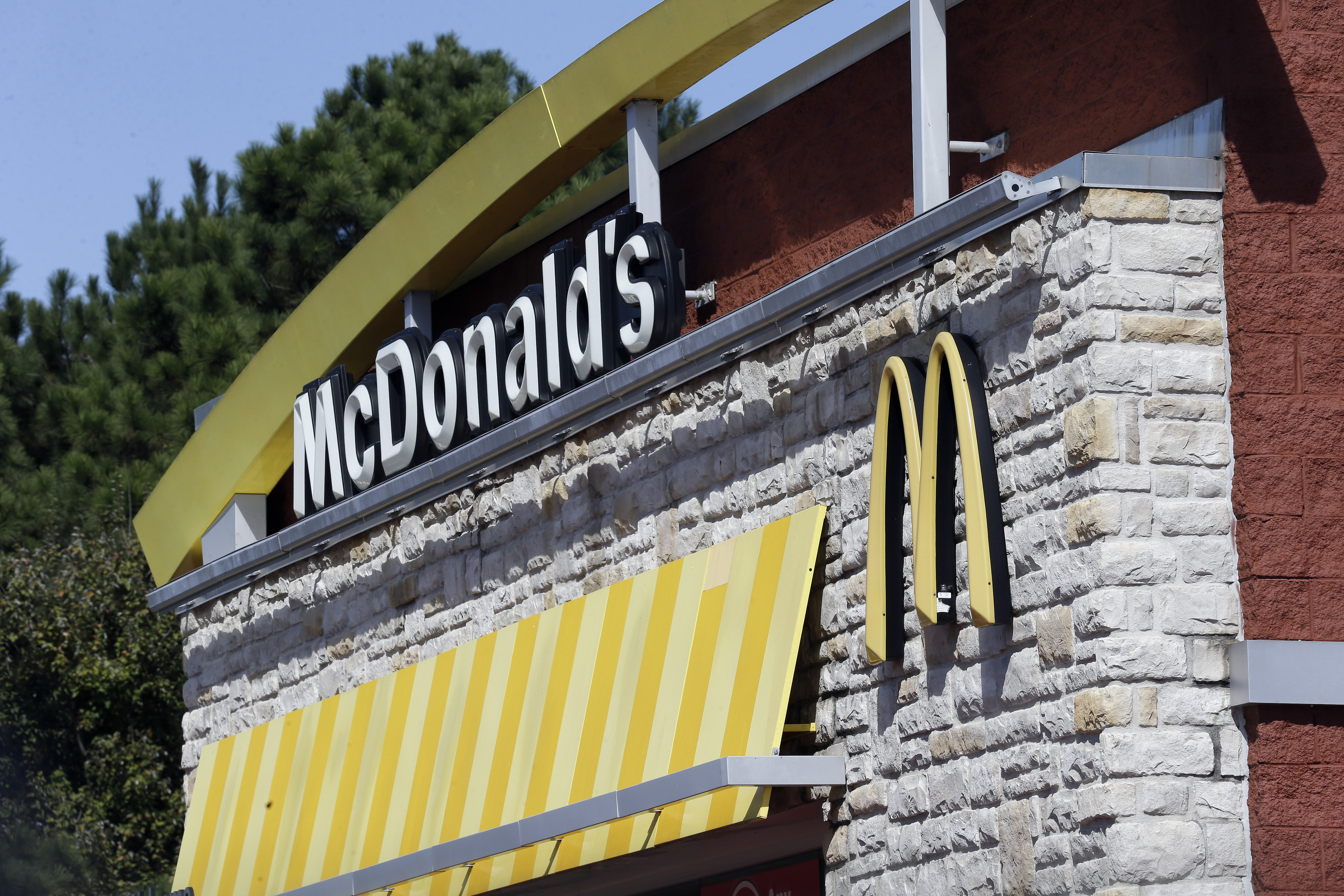 McDonald's 3Q earnings down on tech investment