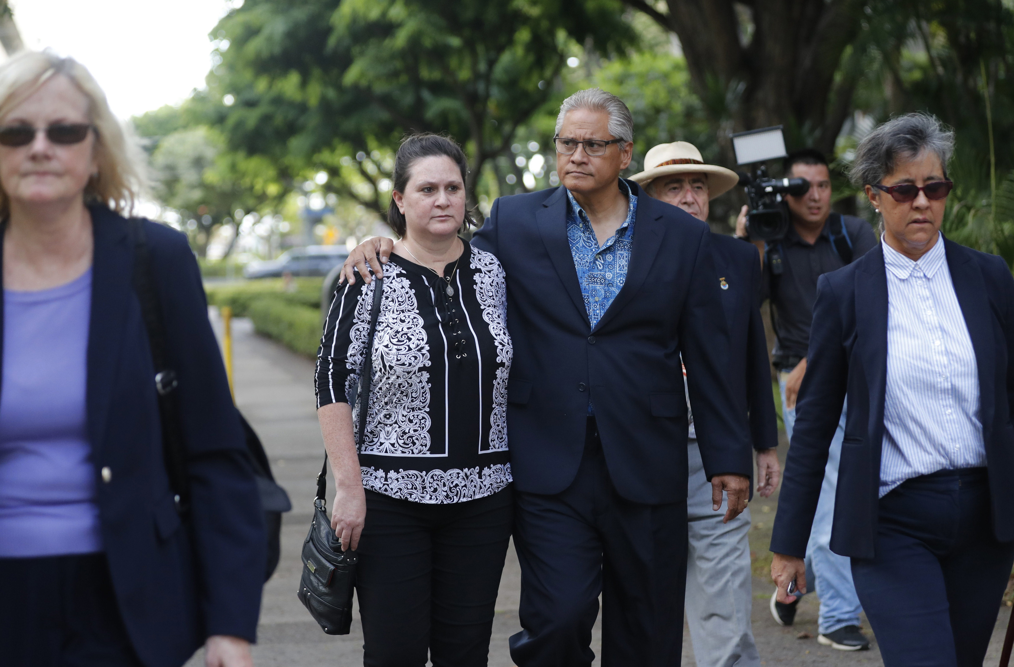 Ex-Honolulu police chief, estranged wife plead guilty