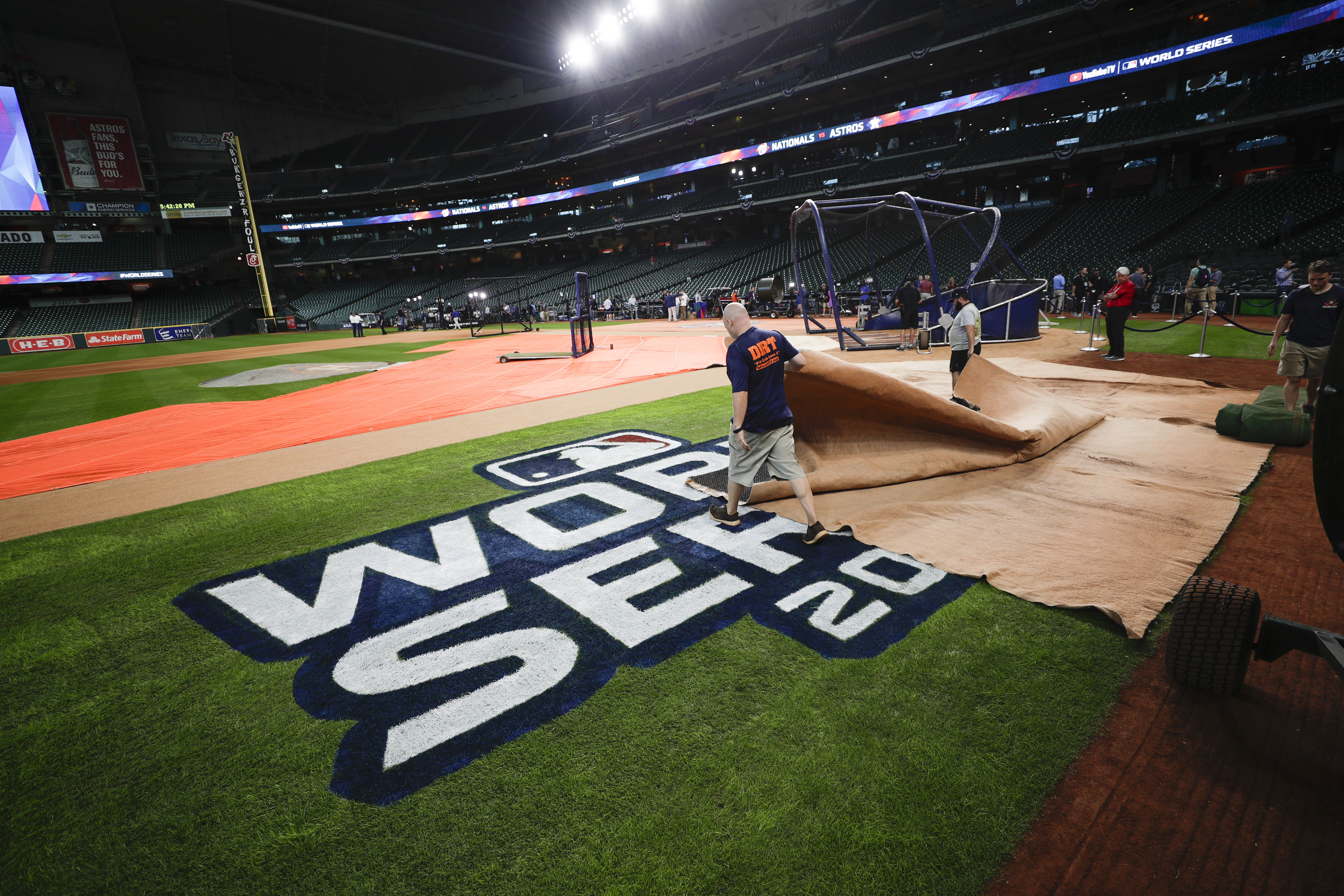 The Latest: Soto homers, doubles and Nats win Game 1
