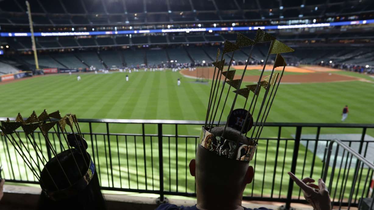 The Latest: Nats dominate Astros, take 2-0 World Series lead
