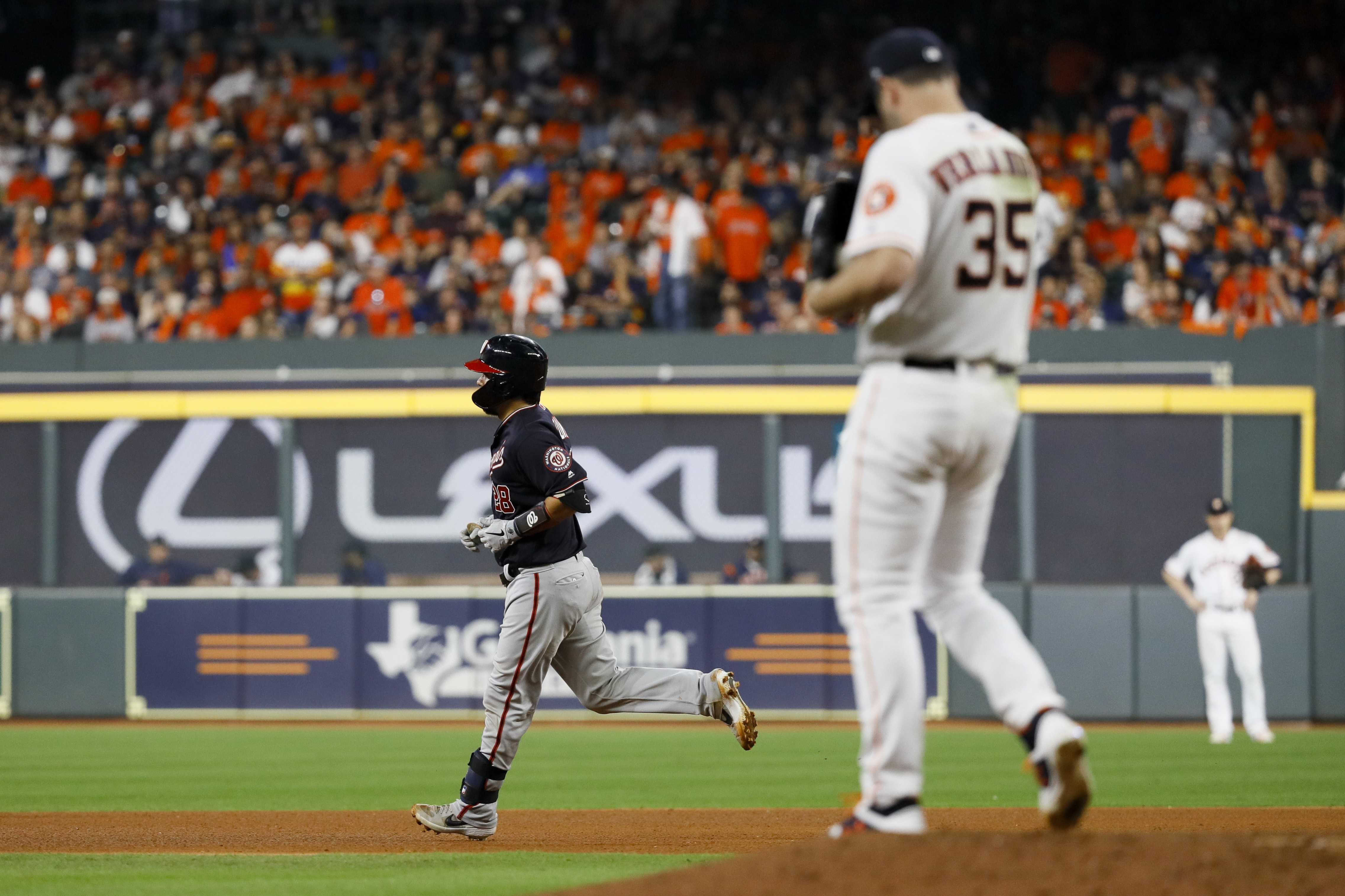 Astros' Verlander 1st pitcher to go 0-5 in World Series