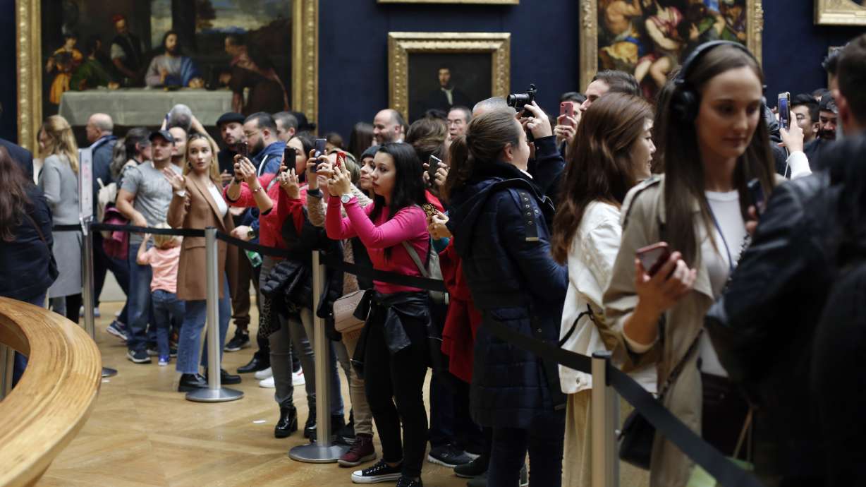 Da Vinci exhibition opens in Paris, proves a major success