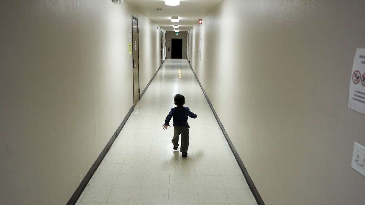 Tally of children split at border tops 5,400 in new count