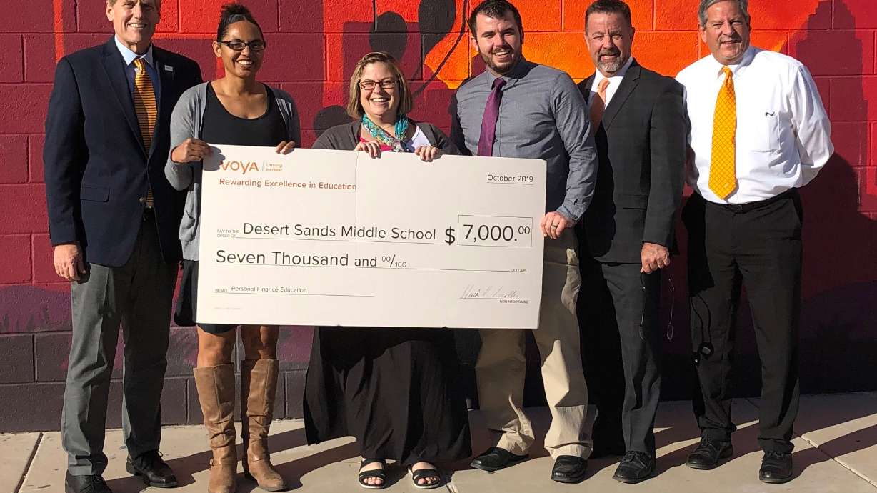 Voya Honors Phoenix Arizona’s Desert Sands Middle School with Third-Place Unsung Heroes Program Award