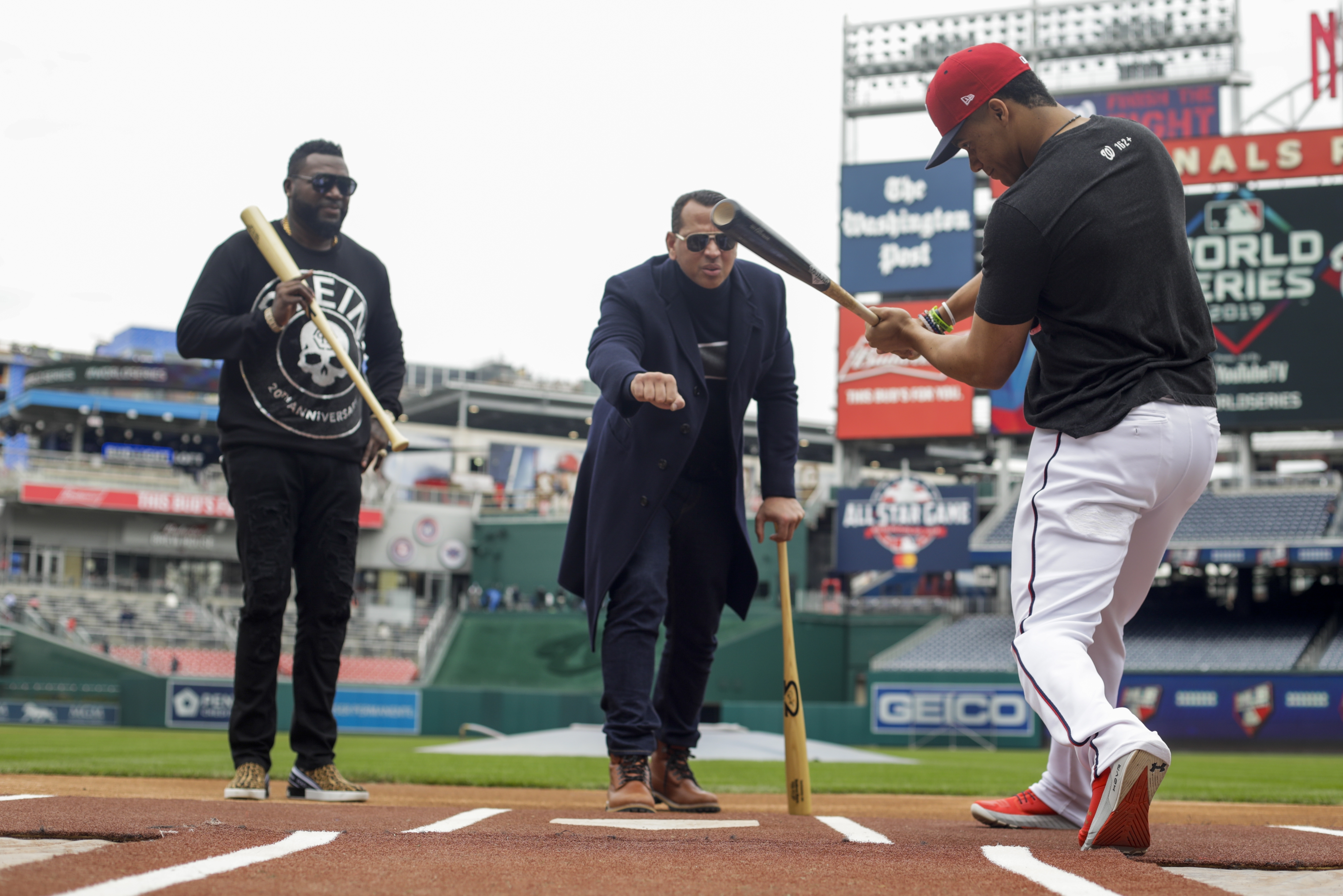 The Latest: Astros cut their deficit to 2-1