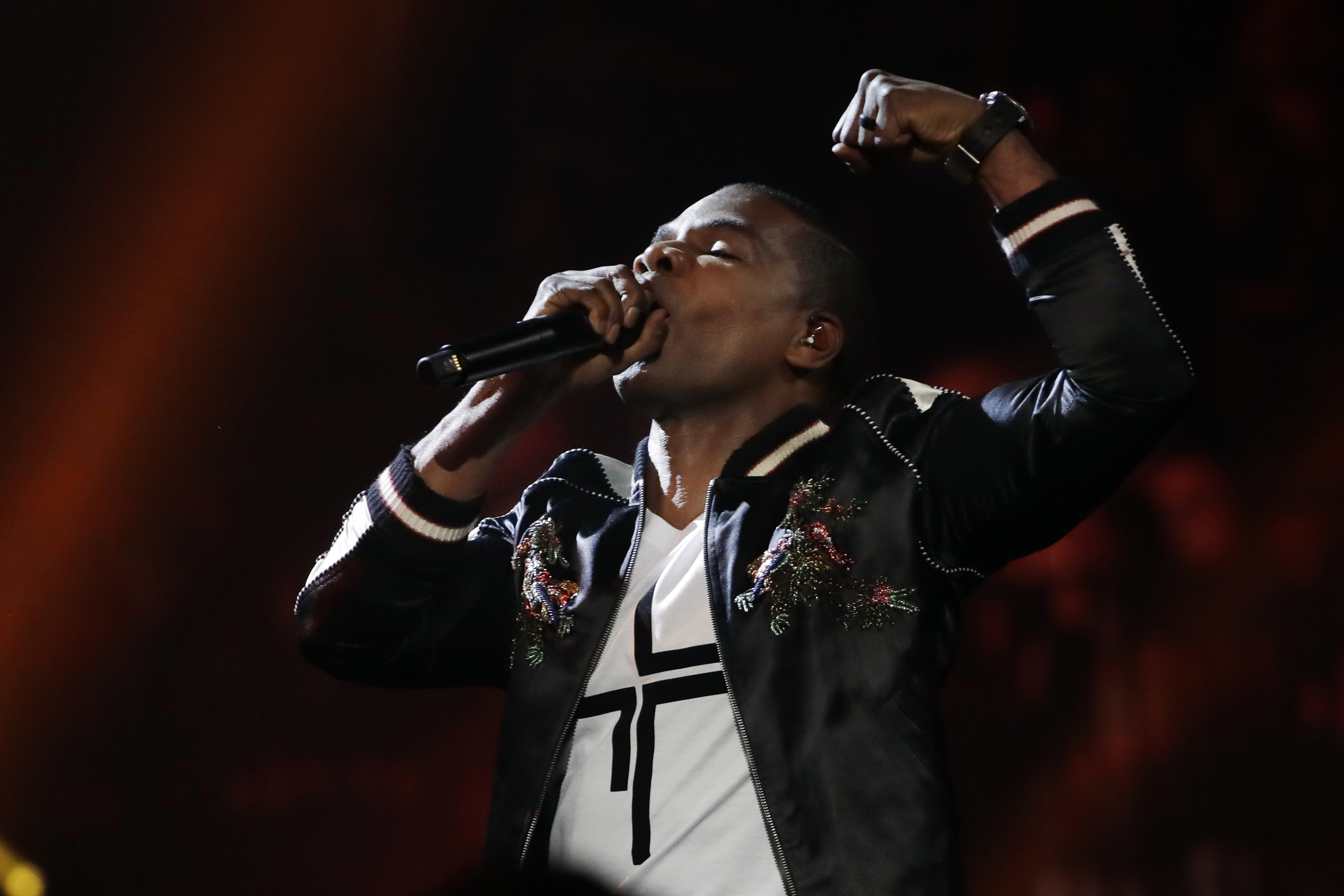Gospel artist Kirk Franklin says he's boycotting Dove Awards