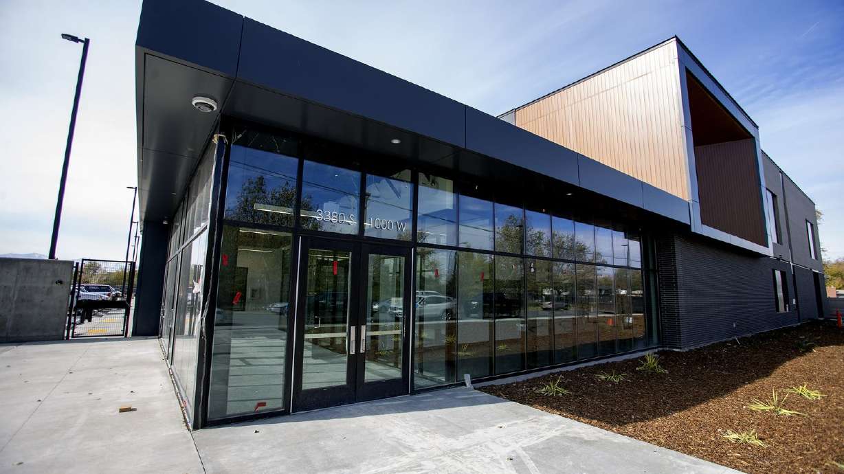 New homeless men’s center takes in new clients after long delays