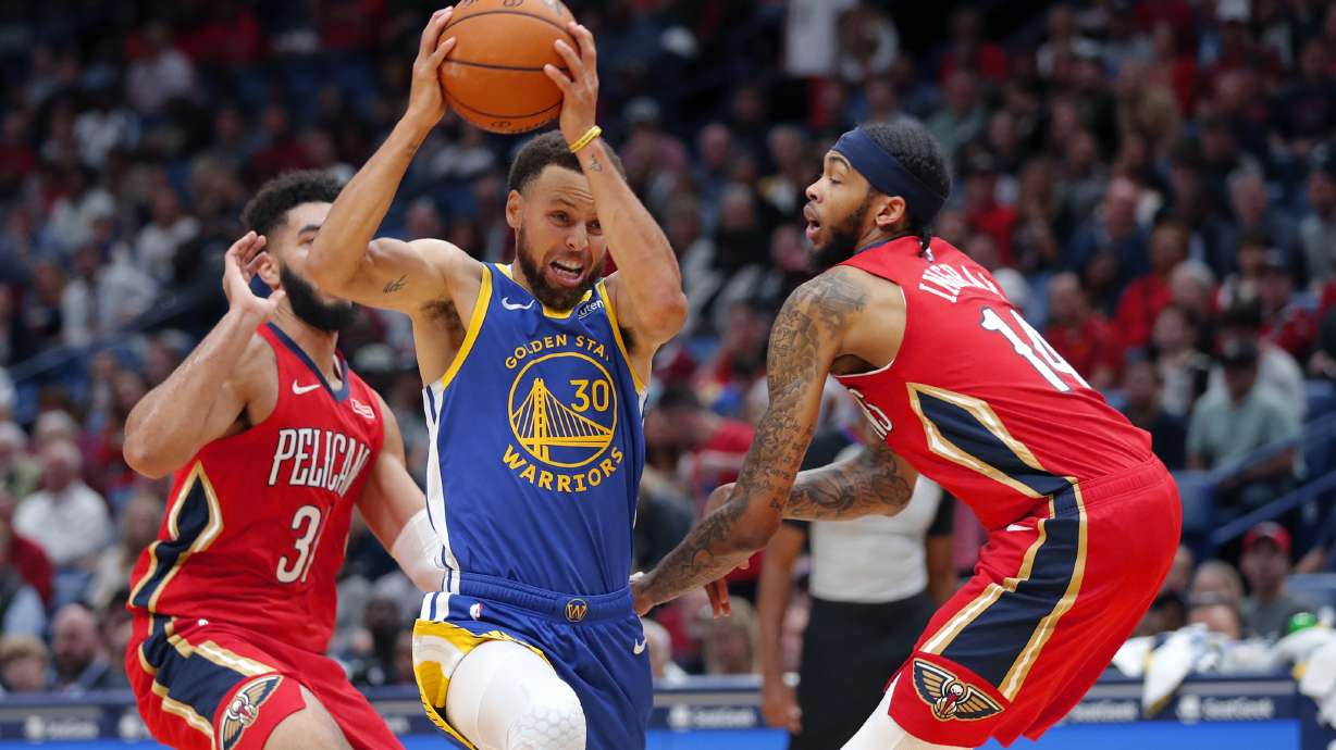 Curry, Green key Warriors' first win, 134-123 over Pelicans