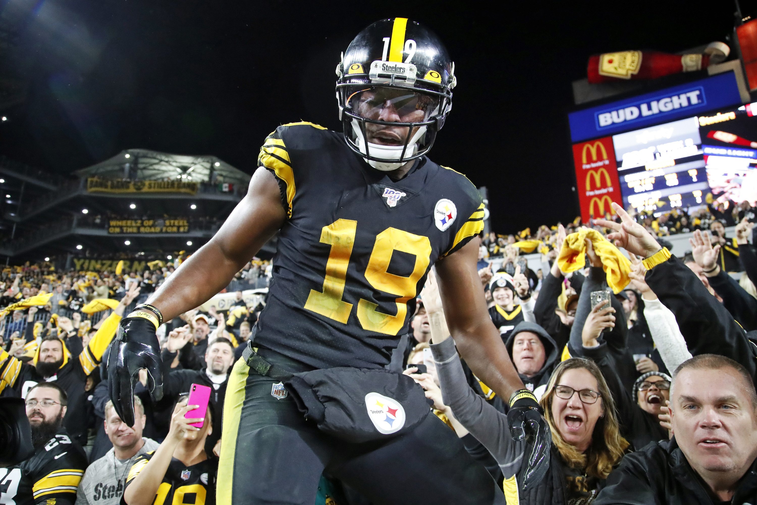 Steelers overcome slow start, drop winless Dolphins 27-14