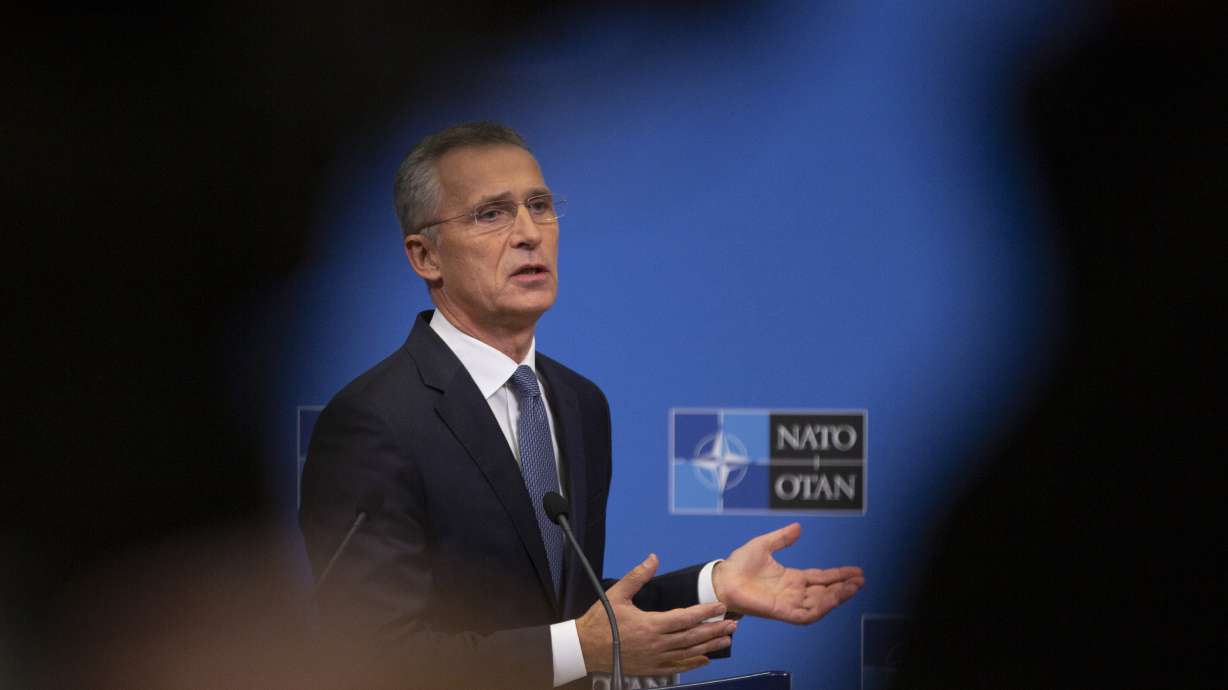 NATO chief lauds Ukraine's weaponry pullback in the east