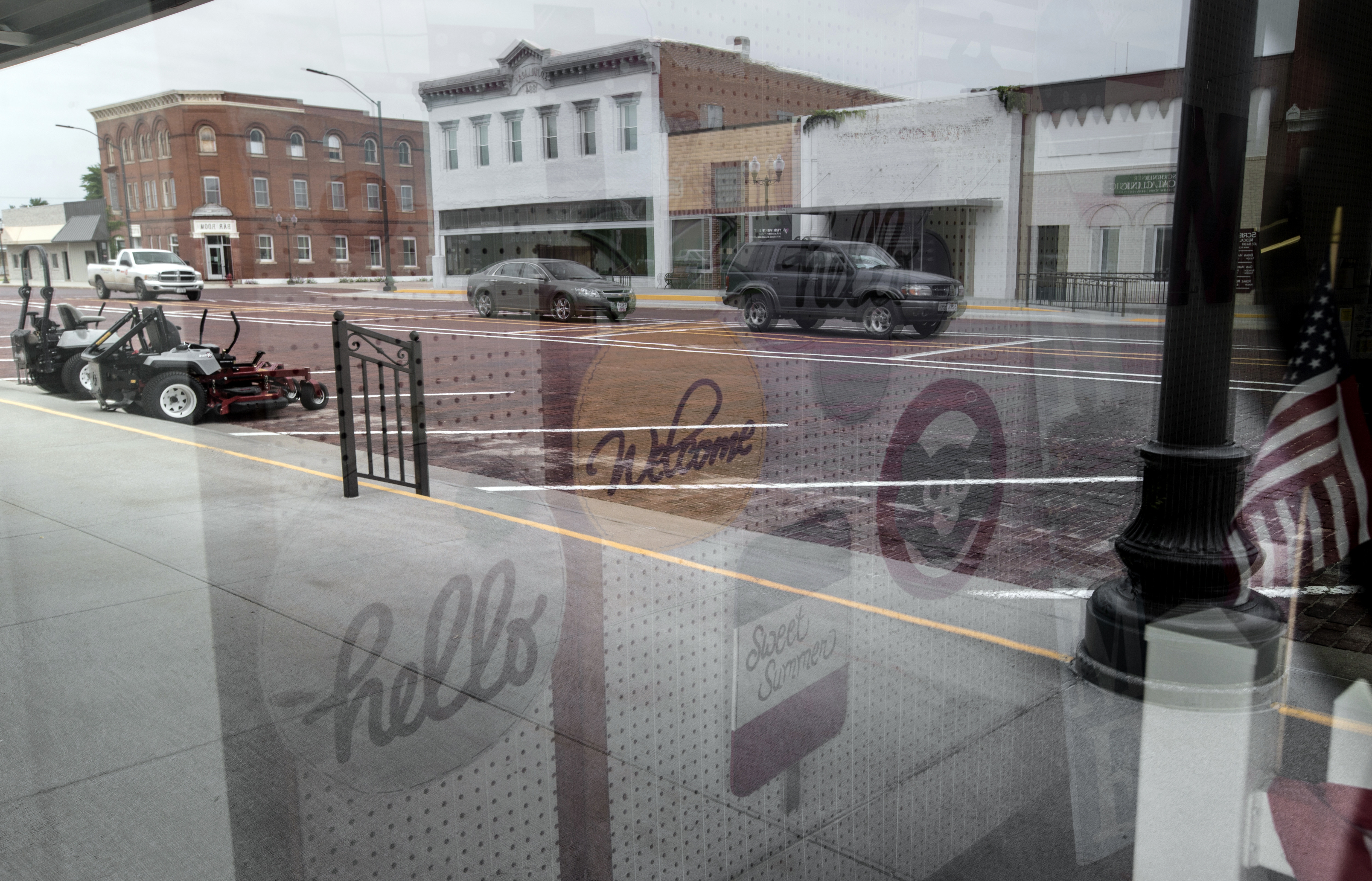 Real estate stocks surge as investors balance risk