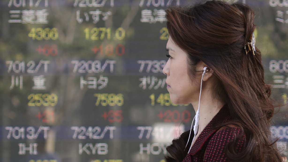 World shares rise on hopes for easing in US-China tensions