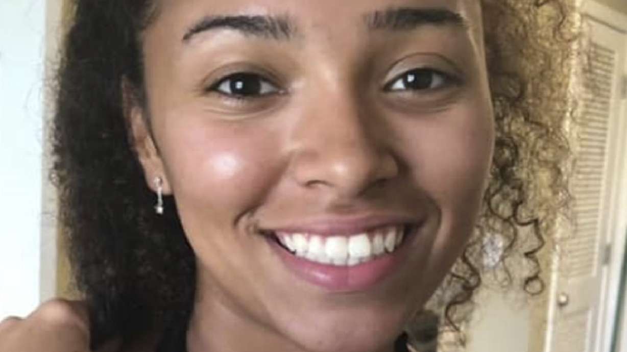 Vigils ask for return of UFC fighter's missing stepdaughter