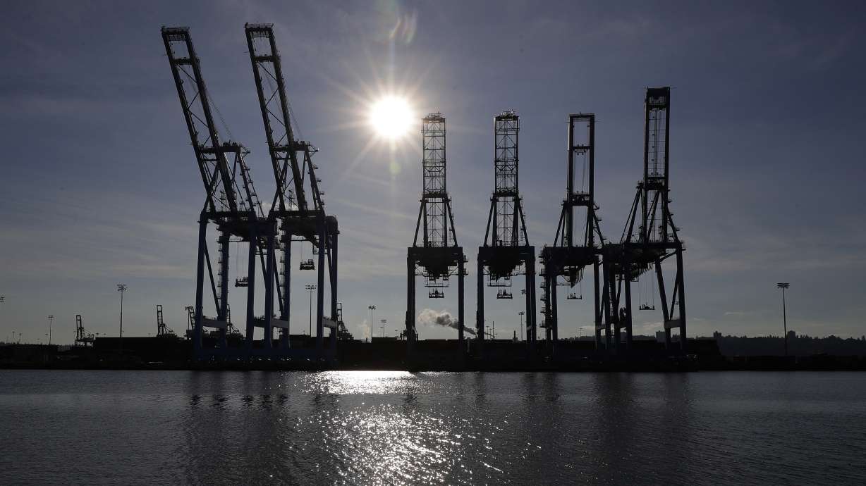 US trade deficit falls to $52.5 billion in September