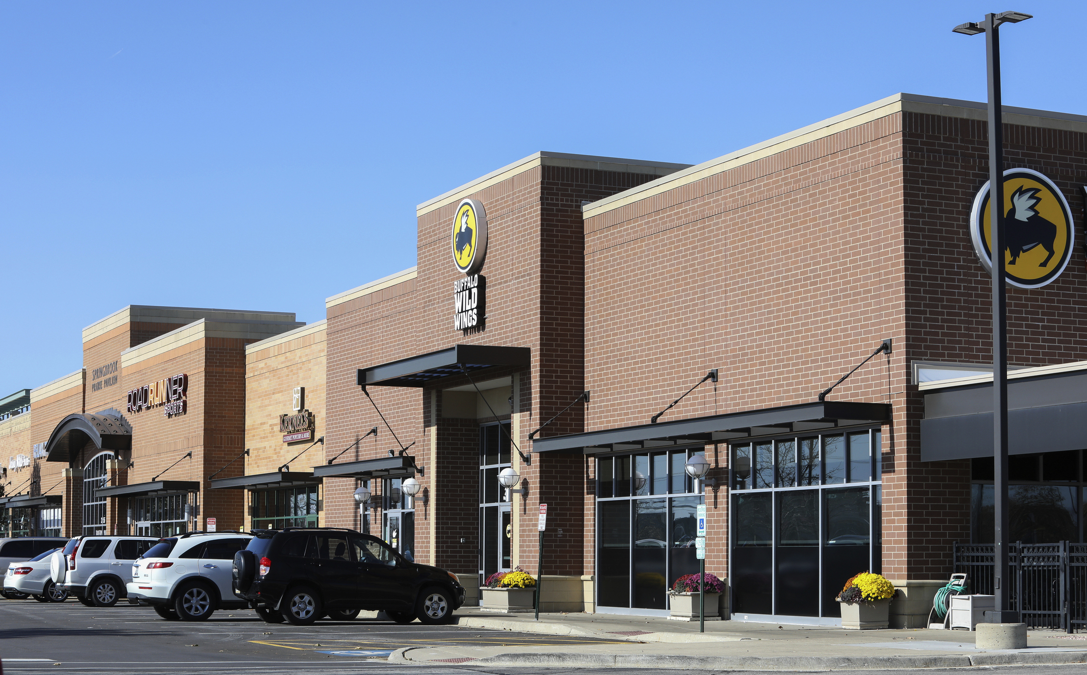 Buffalo Wild Wings CEO meets to discuss racial incident