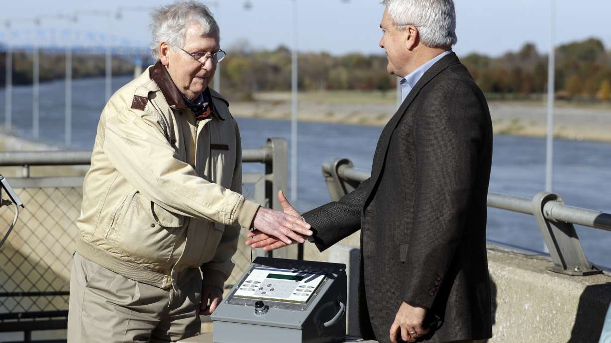 'Fish fence' being tested in Kentucky to stop Asian carp