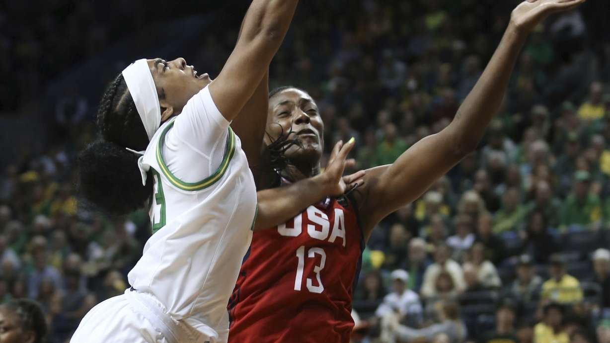 Ionescu and No. 1 Oregon stun US women's national team