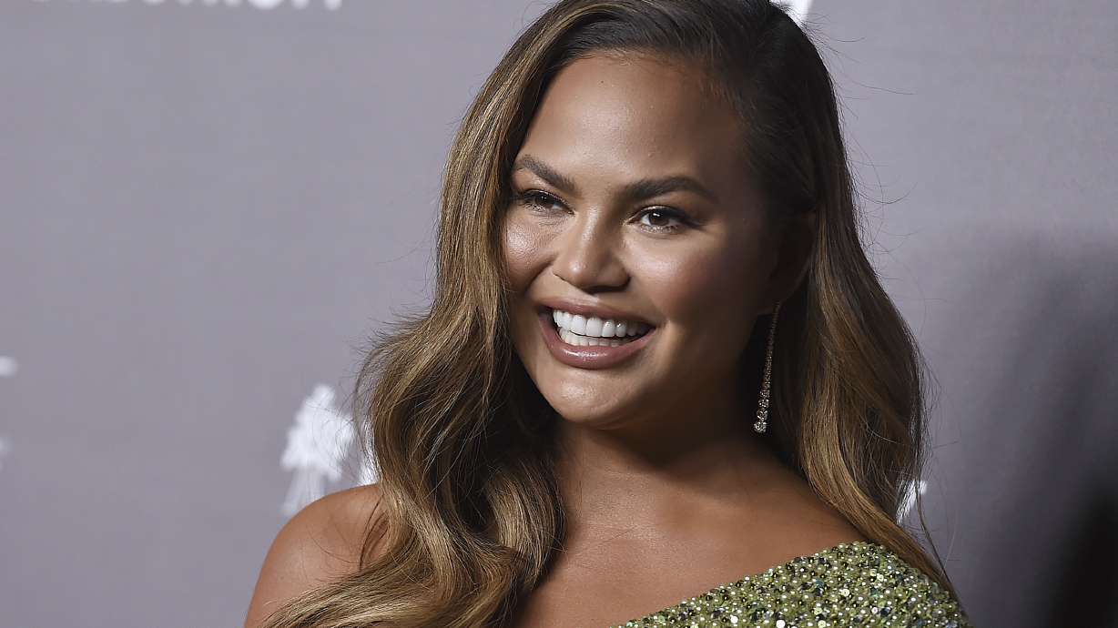 Chrissy Teigen honored at Baby2Baby gala