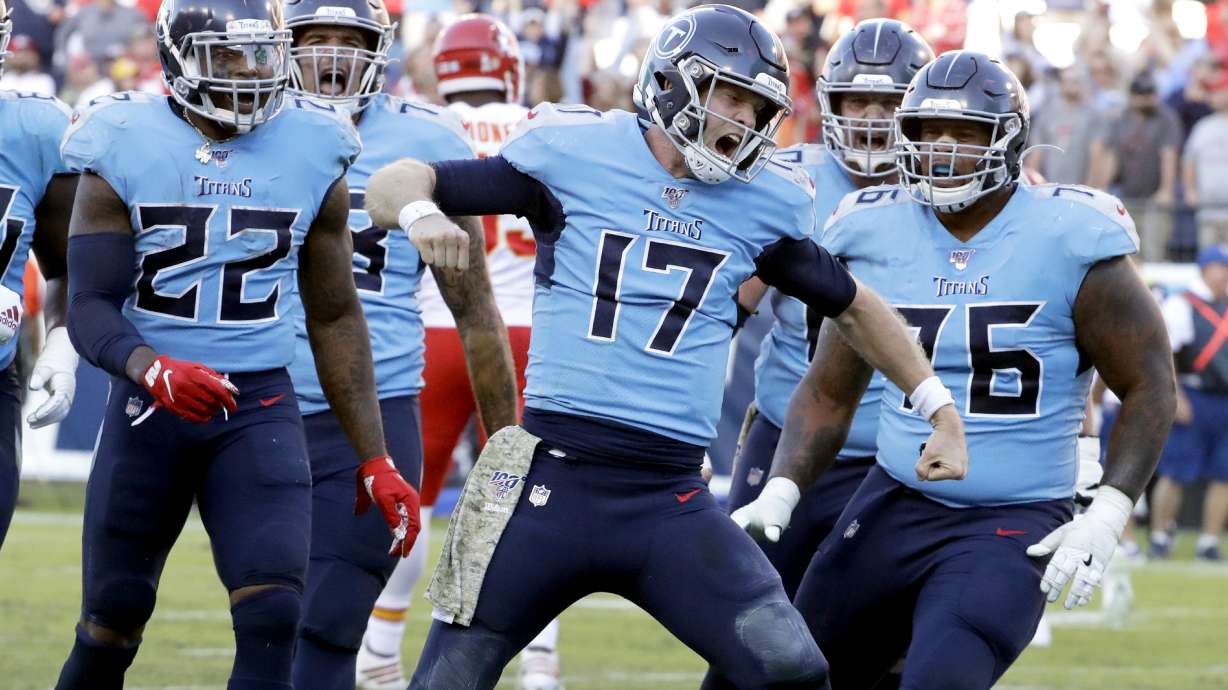 Titans rally, spoil Mahomes' return beating Chiefs 35-32