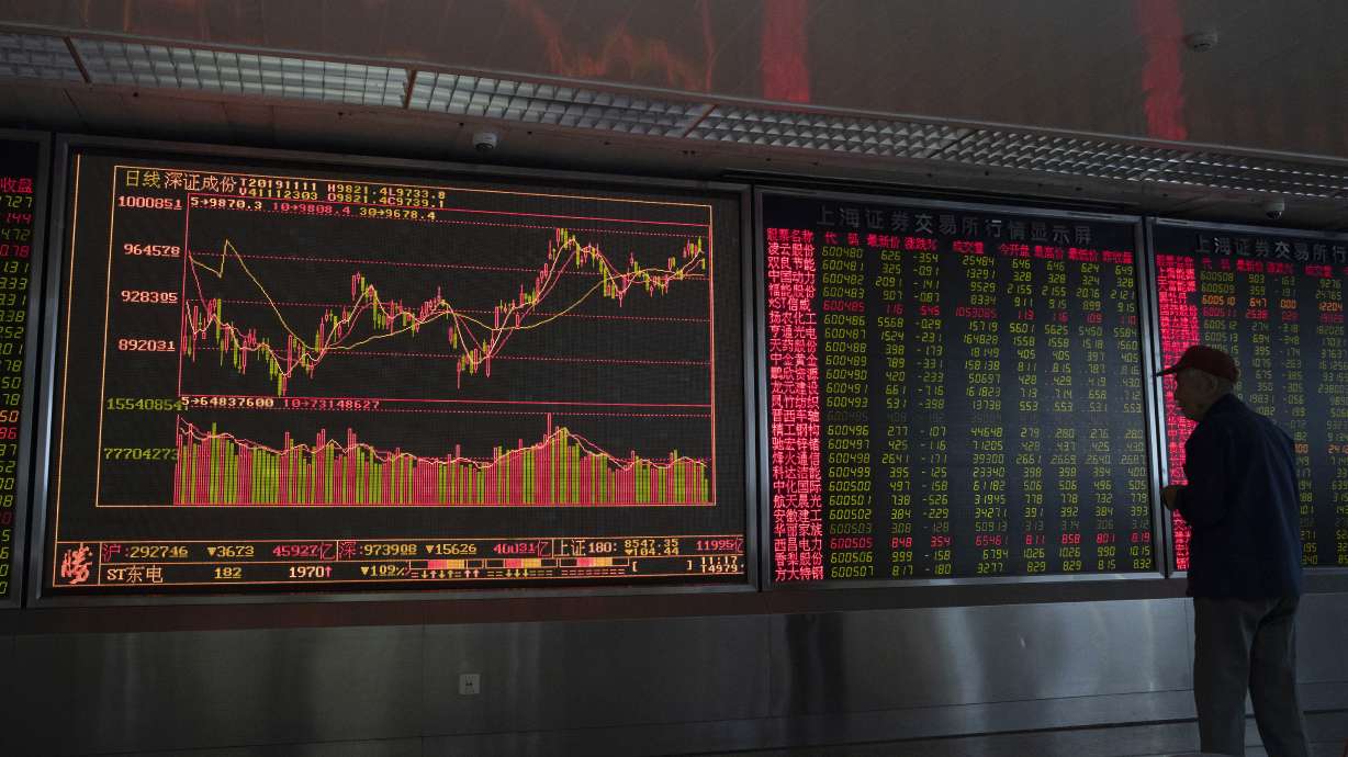 Asian shares decline on renewed China-US trade worries