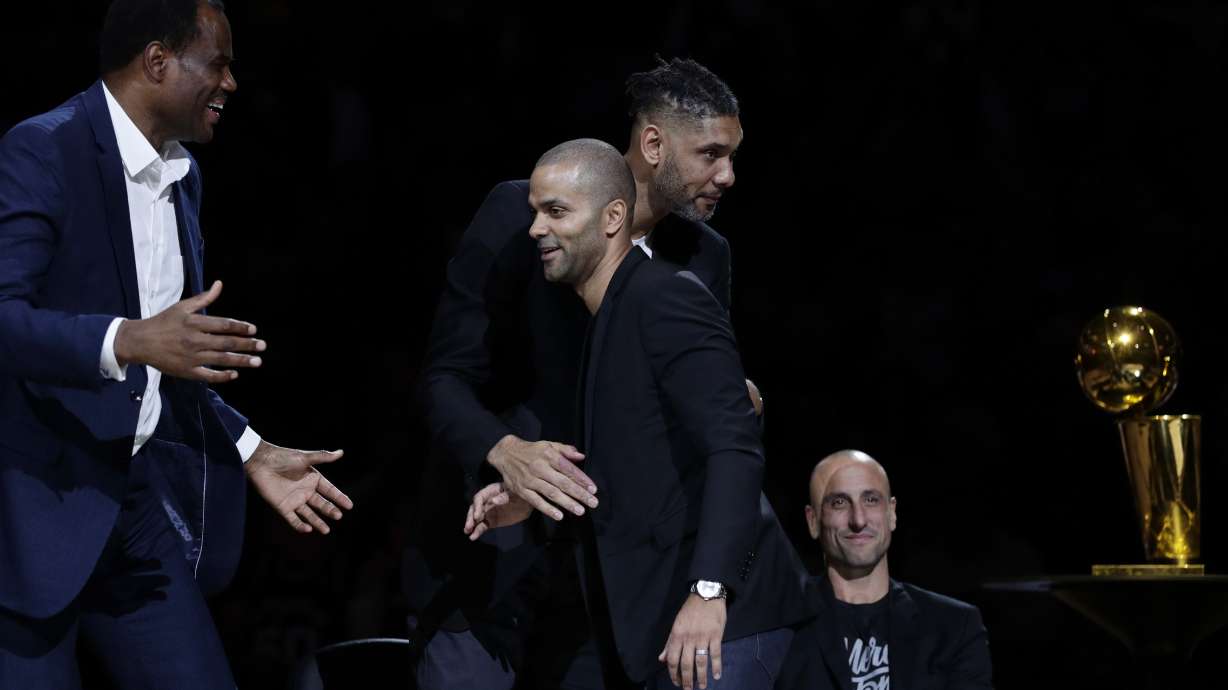 Spurs retire Parkers' jersey in emotional ceremony