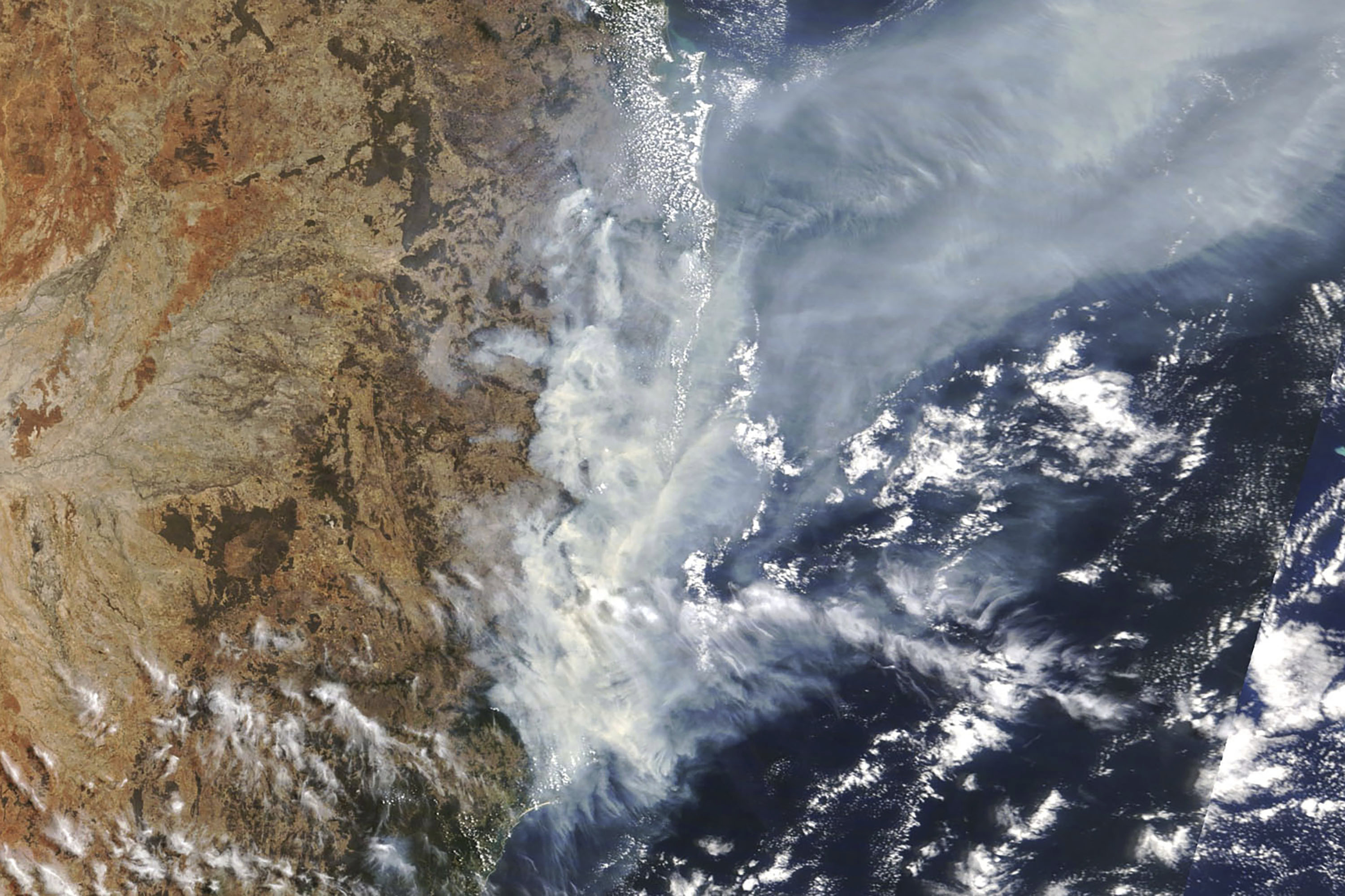 Australian wildfires destroy homes and force evacuations