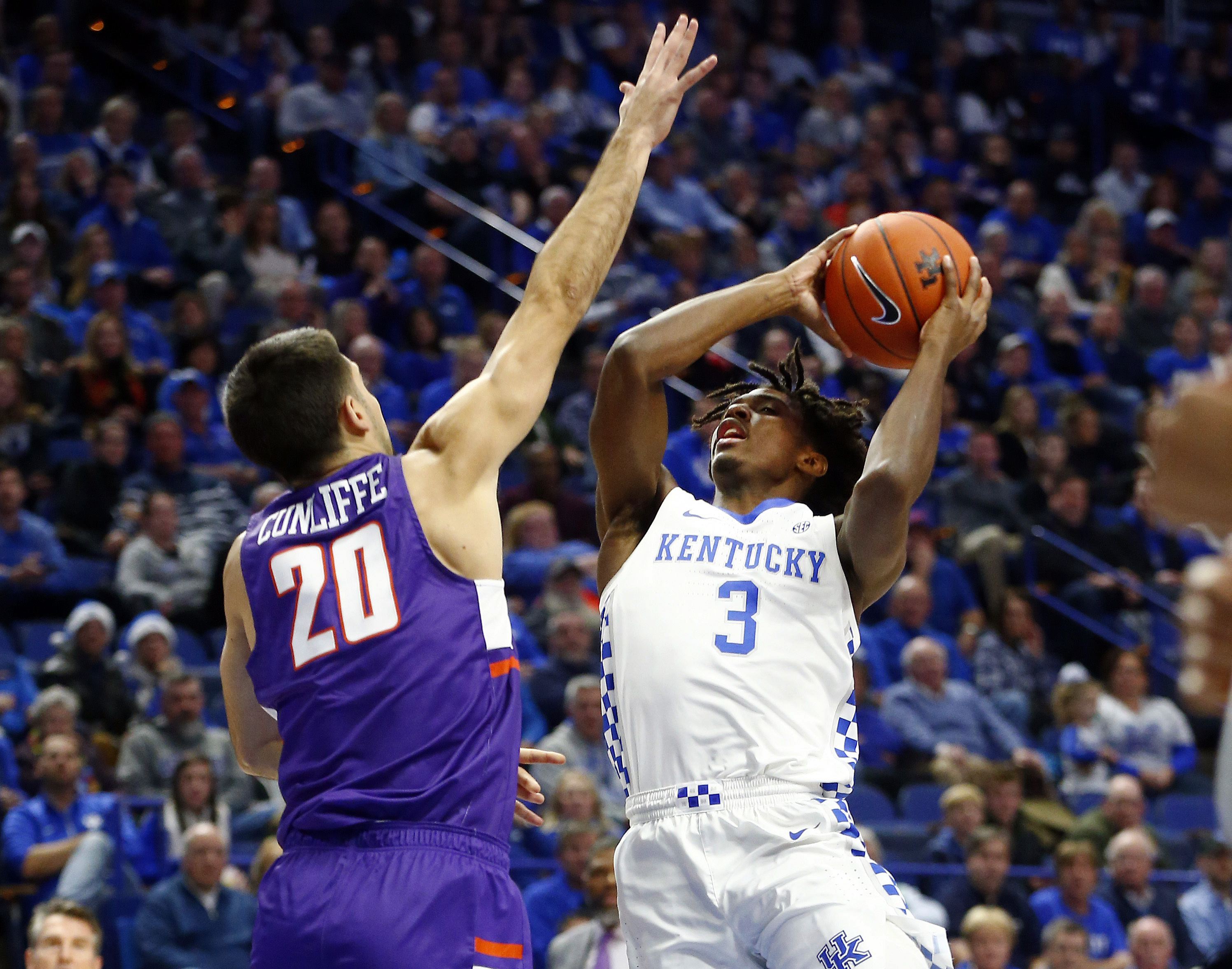 Evansville stuns No. 1 Kentucky at Rupp Arena, 67-64