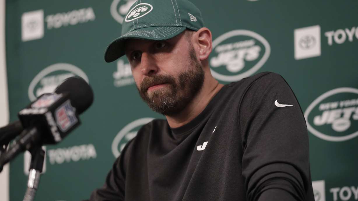 Jets' Johnson: Gase's job safe, will remain coach in 2020