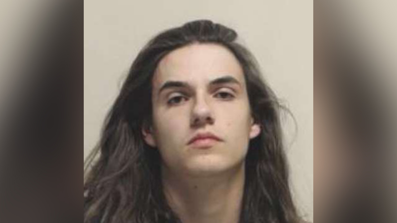 Police: 18-year-old arrested for DUI after driving on wrong side of road, nearly hitting deputy