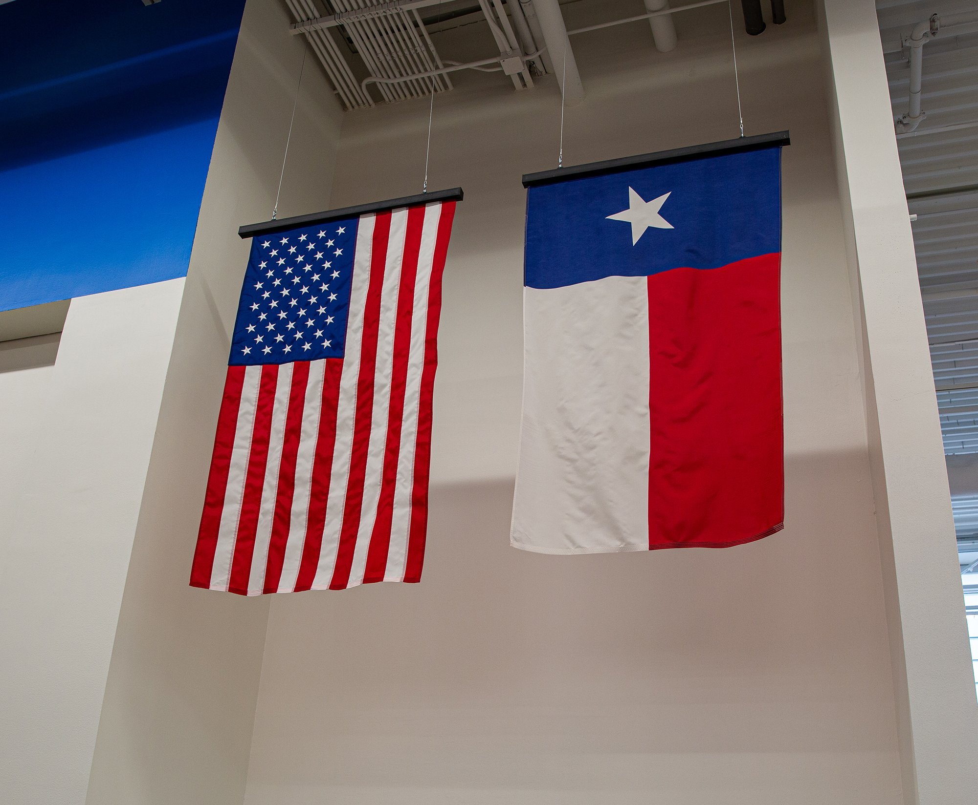 Walmart displays #ElPasoStrong banner as store reopens to cheers