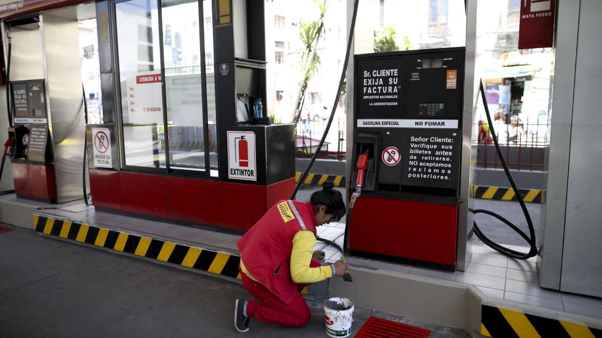 Food, gasoline shortages reported in Bolivian cities