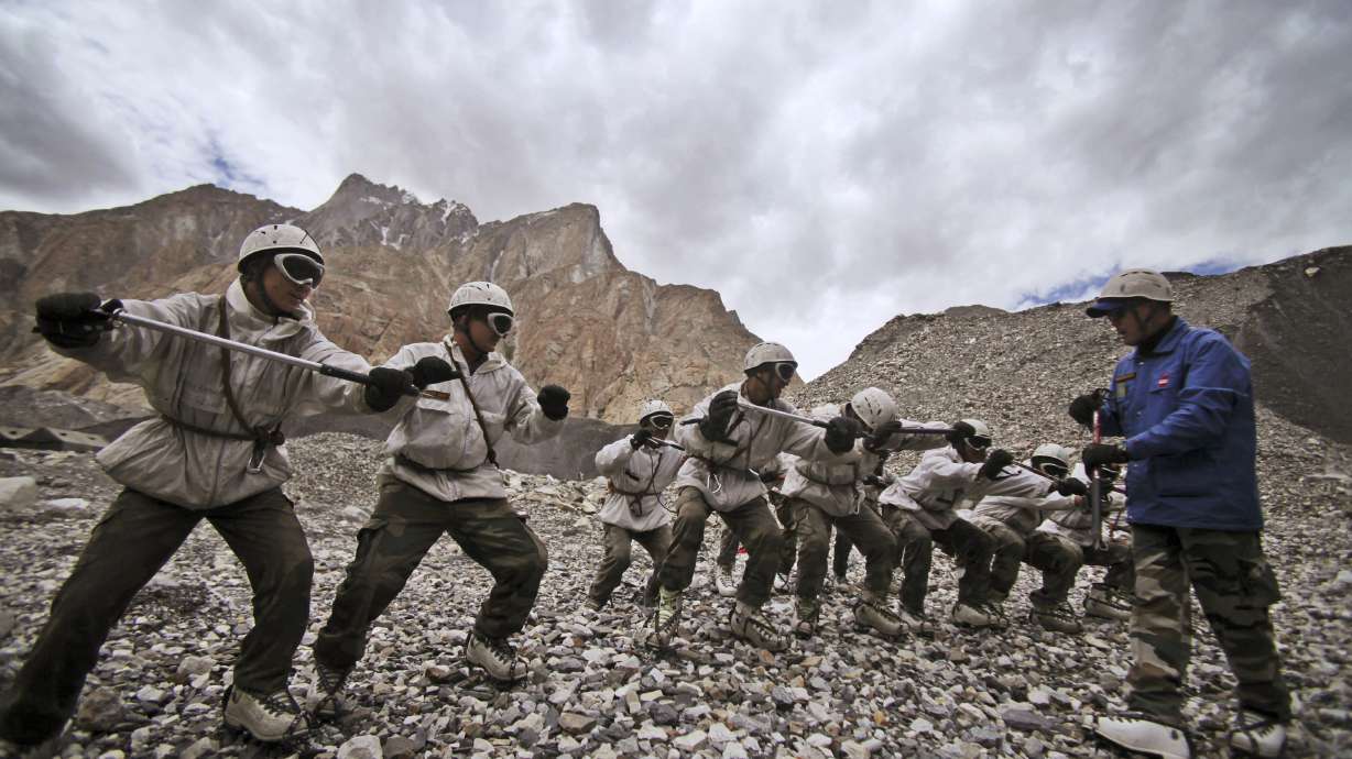 Avalanche hits Indian army post in Himalayas, 6 killed