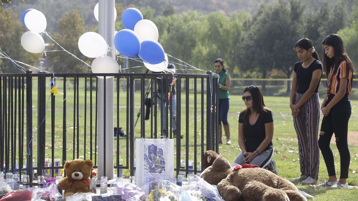 Latest: Students retrieve belongings after school shooting