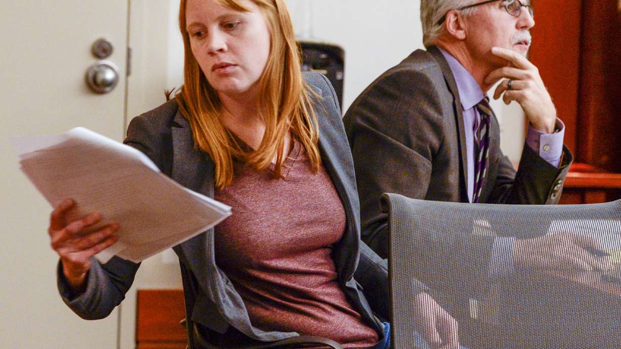 Judge won’t toss charges for woman who was topless in front of stepchildren