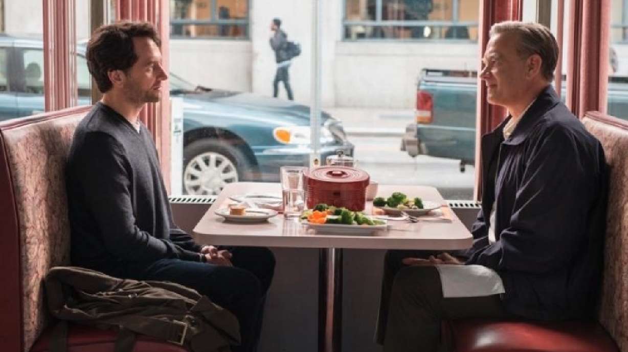 Review: You'll want to make 'A Beautiful Day in the Neighborhood' your neighbor