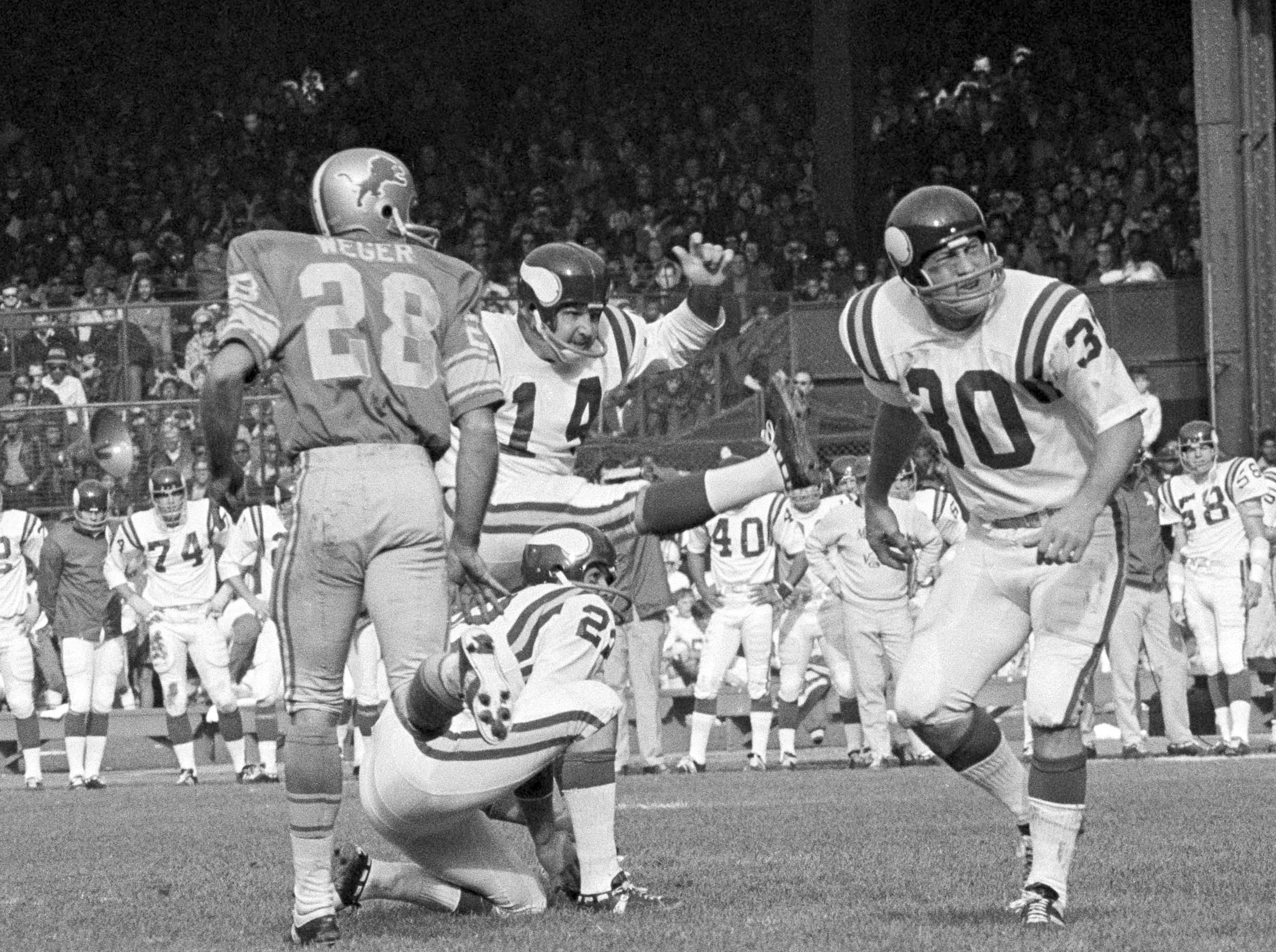 Fred Cox, former Vikings kicker, dies at age 80