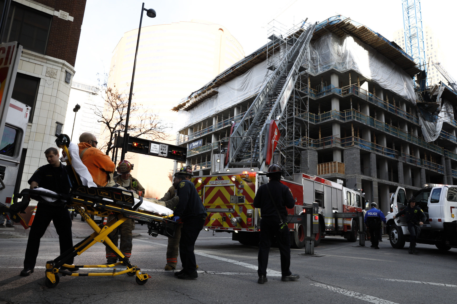 3 injured in Cincinnati after partial building collapse