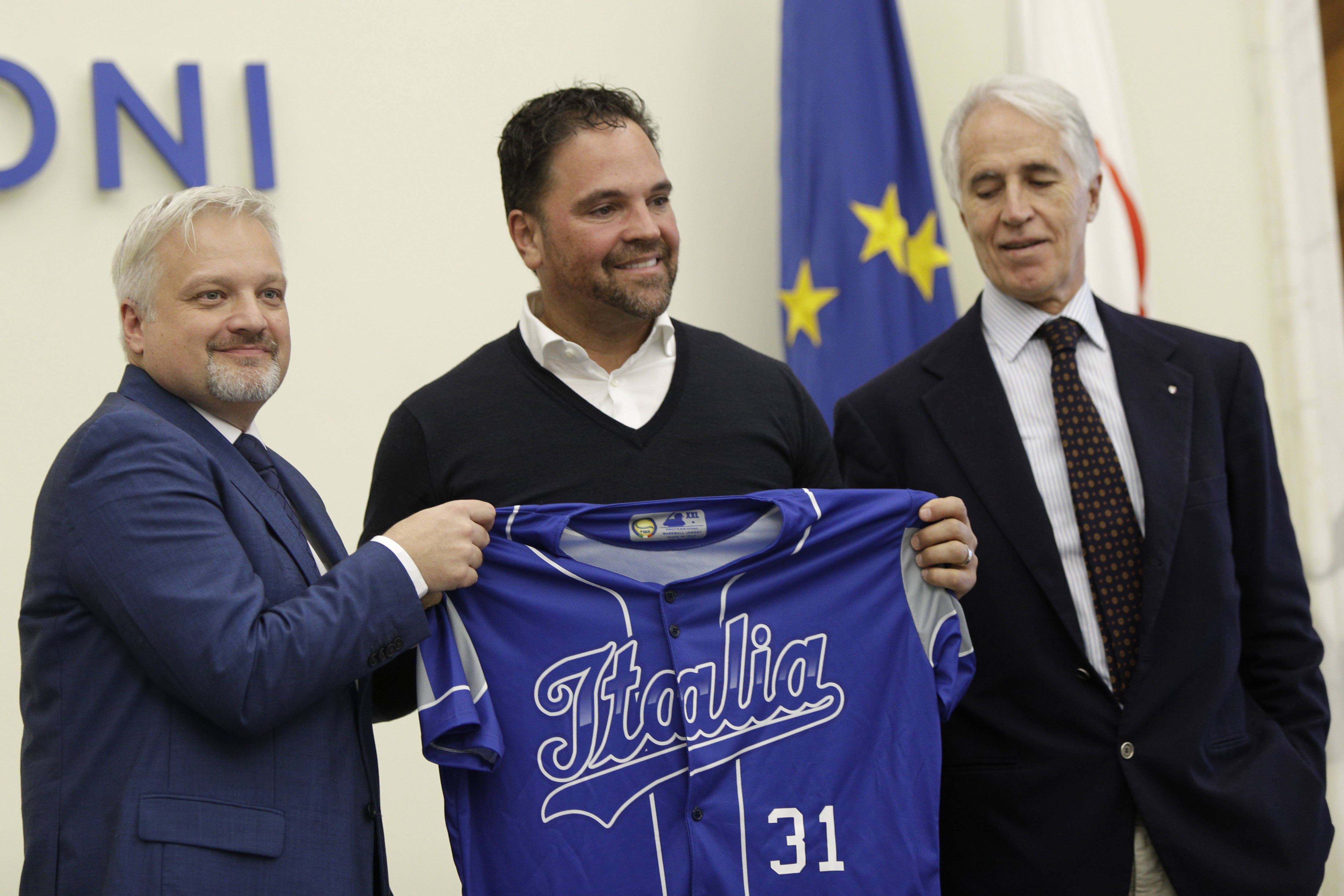 Mike Piazza taking cues from Tommy Lasorda for Italy’s team
