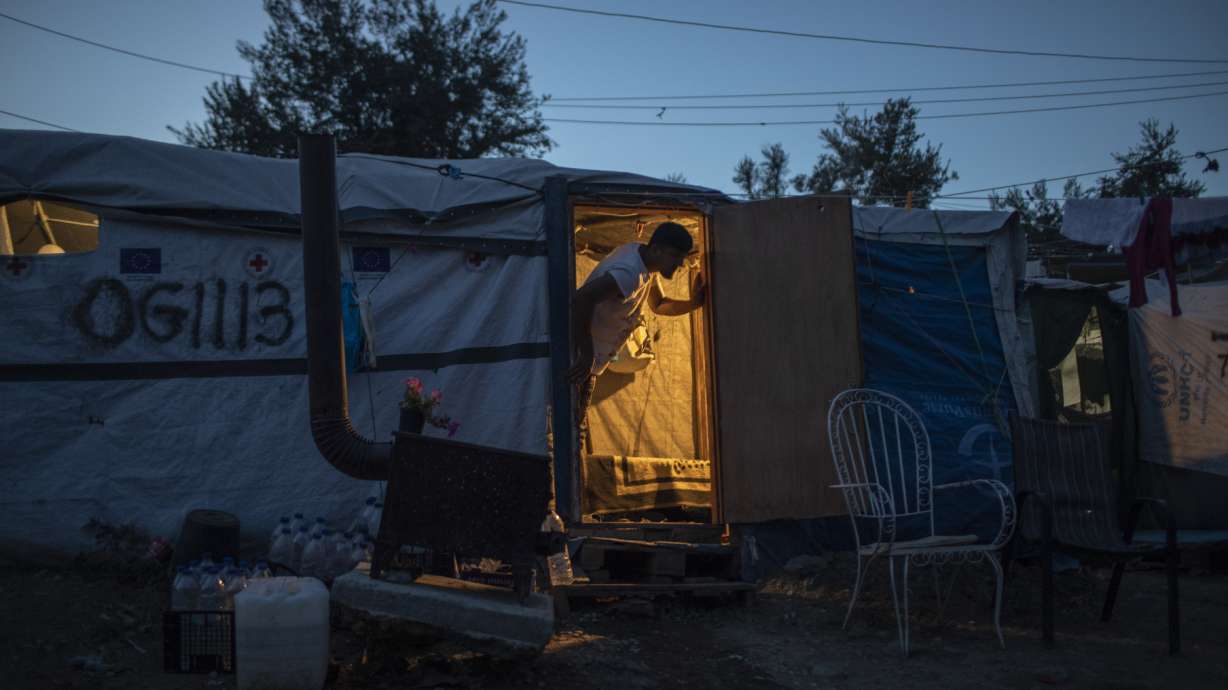 Pope sends aide to Greek island to bring back 33 migrants