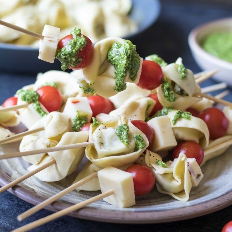 Tortellini skewers with lemon spinach pesto (Photo: Tawnie Graham)
