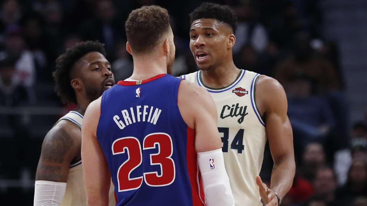 Bucks' winning streak at 13 after 127-103 rout of Pistons