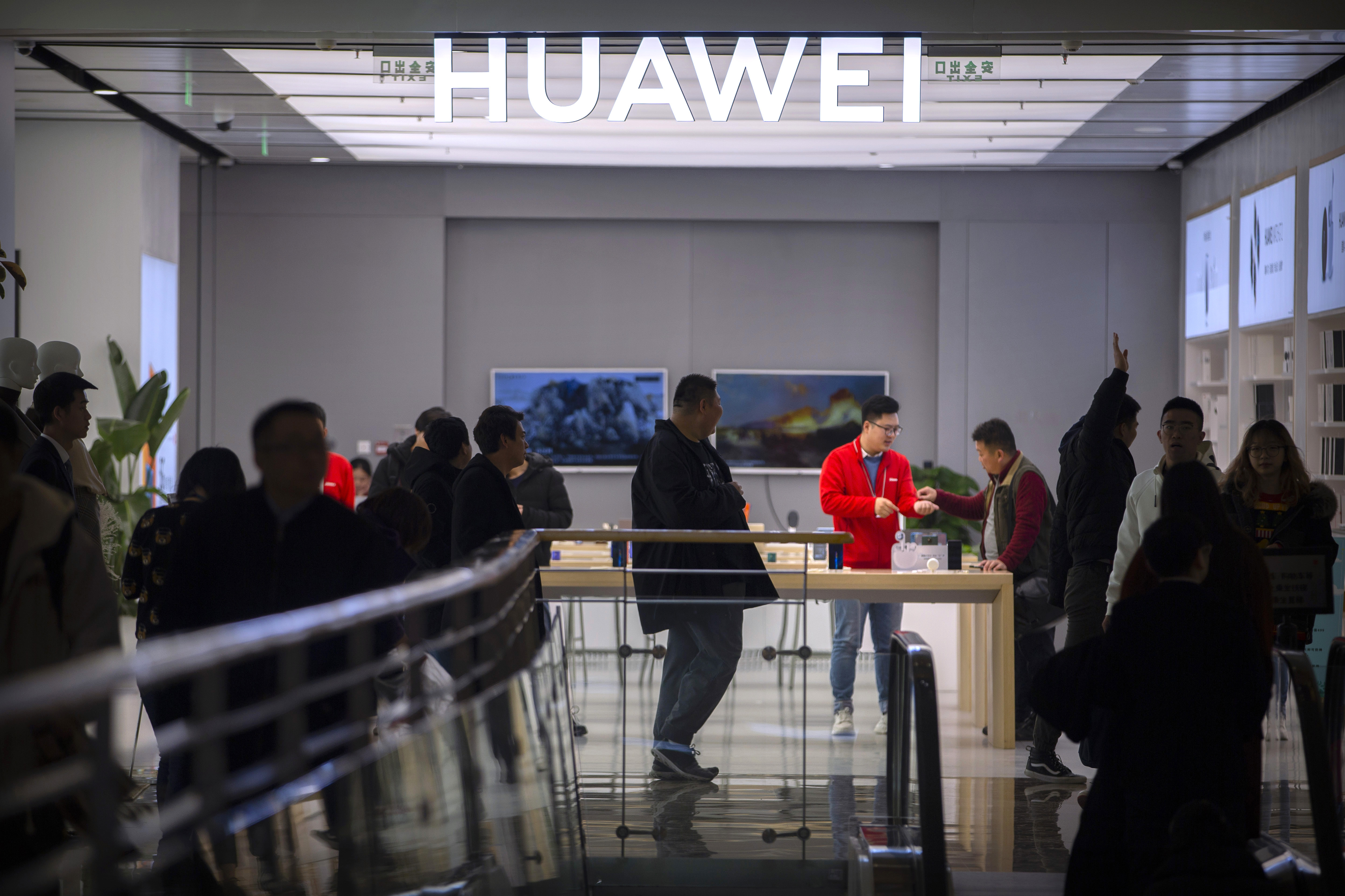 Huawei asks court to throw out US telecom funds ban