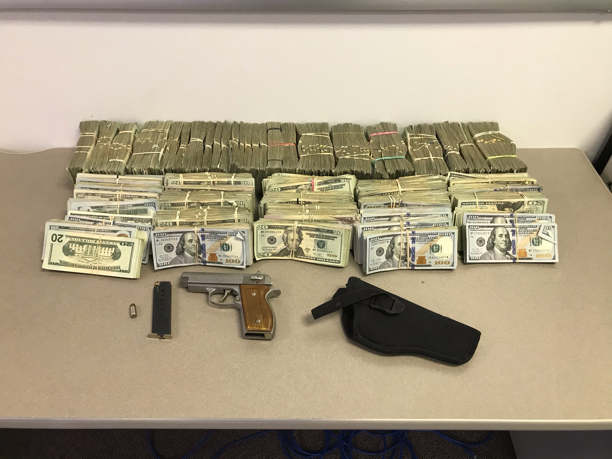 Utah trooper finds $250K in cash in Florida man’s car