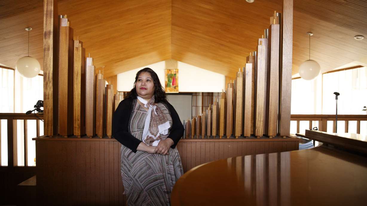 Salvadoran woman marks 1 year in sanctuary near White House