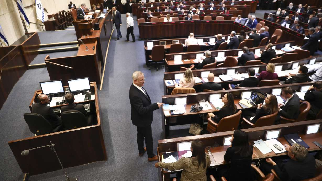 Israel's Netanyahu limps into new election campaign