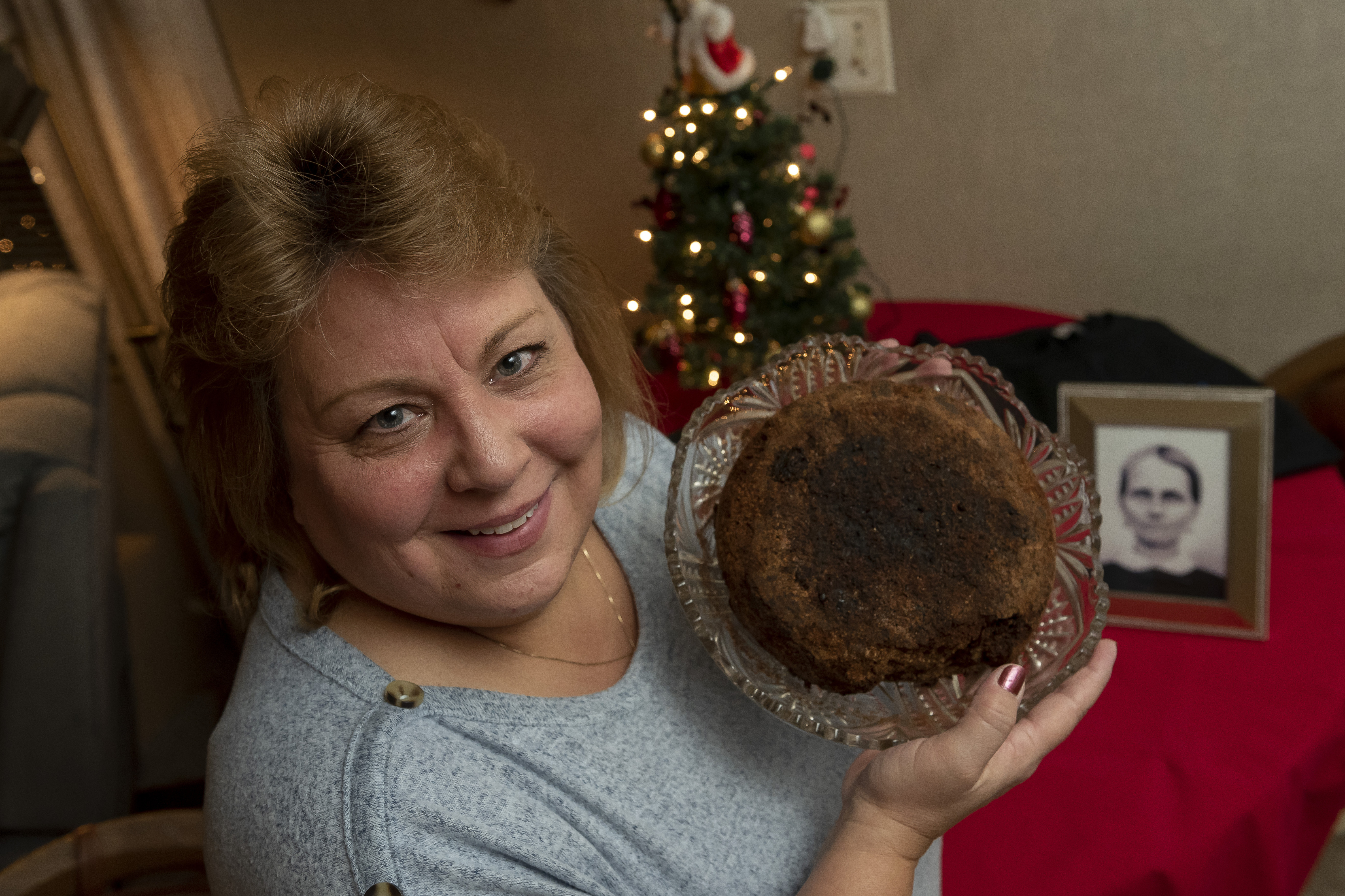 141-year-old fruitcake is a Michigan family's heirloom